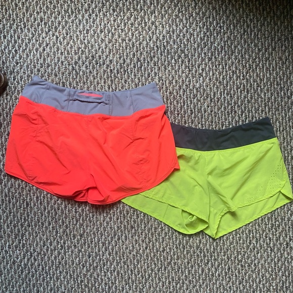 Under Armour running shorts - Picture 3 of 4